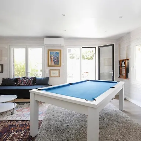 Eastern Paris House - Piscine, Sauna & Billard