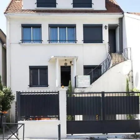 Eastern Paris House - Piscine, Sauna & Billard * Romainville